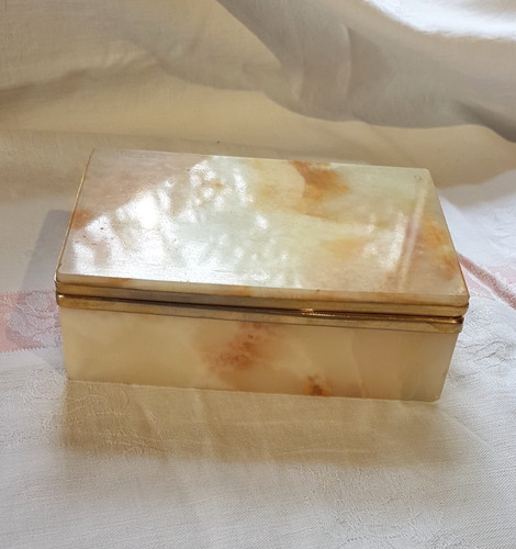 Mid 20th century - century, onyx