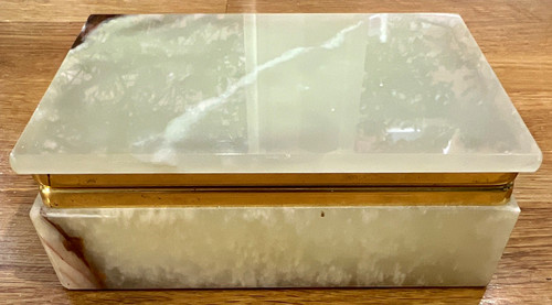Beige marbled stone - marbled,