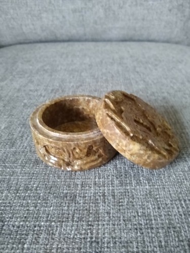 Round carved brown jewellery - round,