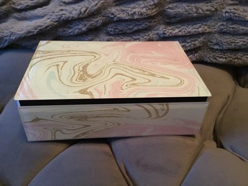Pink marble effect glass - effect,